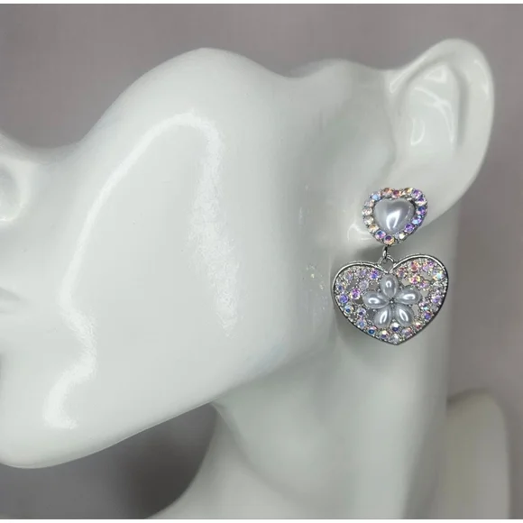 Saks Fifth Avenue Heart Drop Earrings Pearl & AB Rhinestone Dangle Earrings NWT - Picture 9 of 10